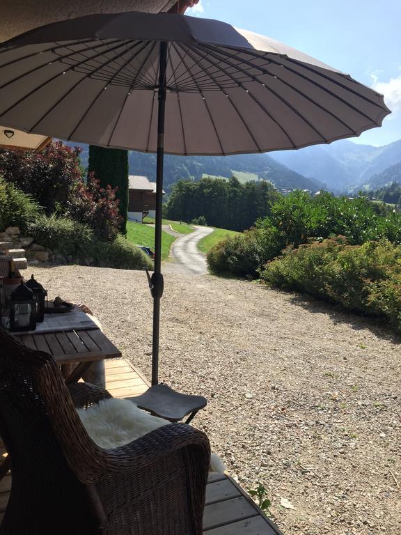 L'Ours Blanc Lodge Le Biot Esterno foto